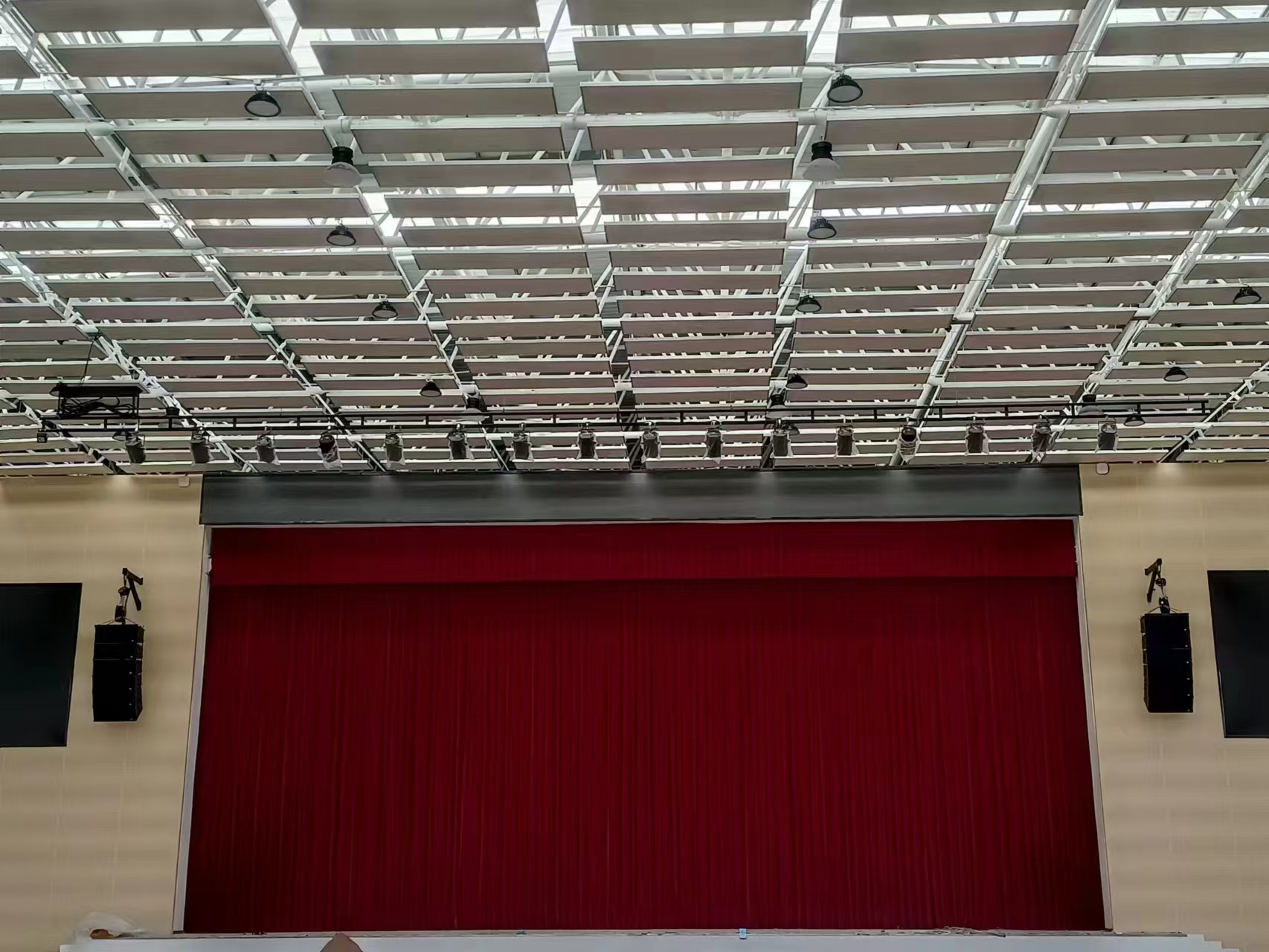 东莞市大凌山新风中学报告厅