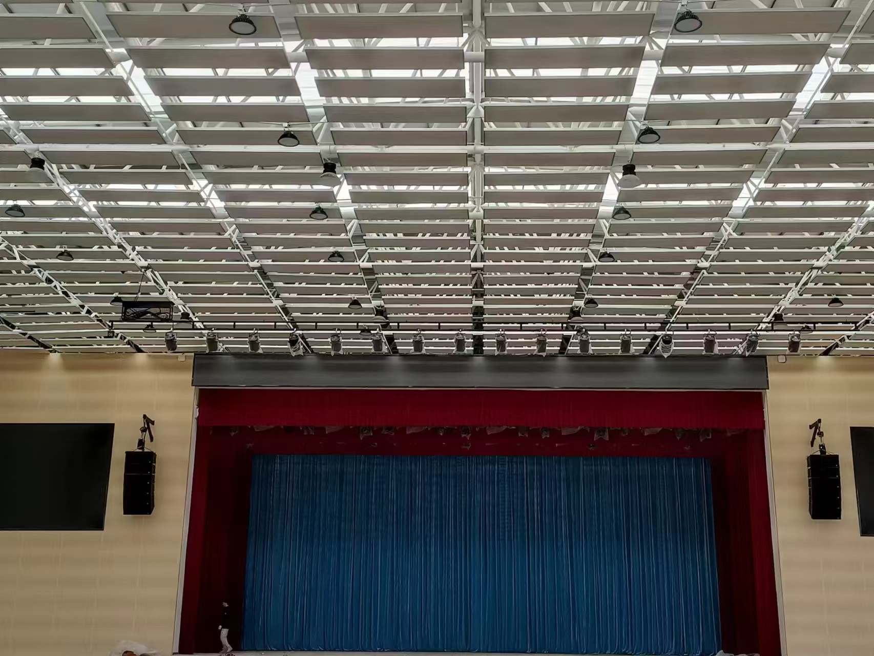 东莞市大凌山新风中学报告厅